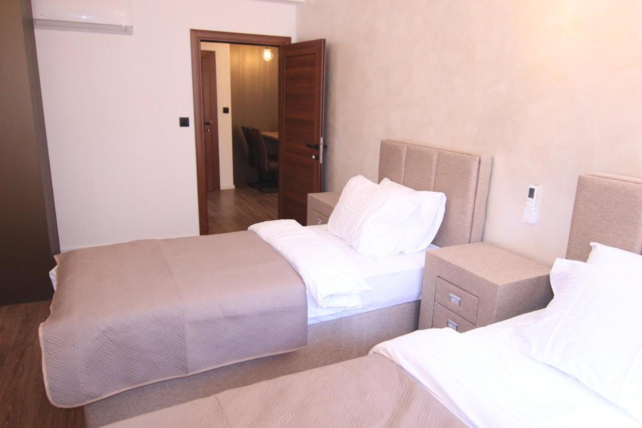 Apartmani Fantasia Cetinje Exterior foto