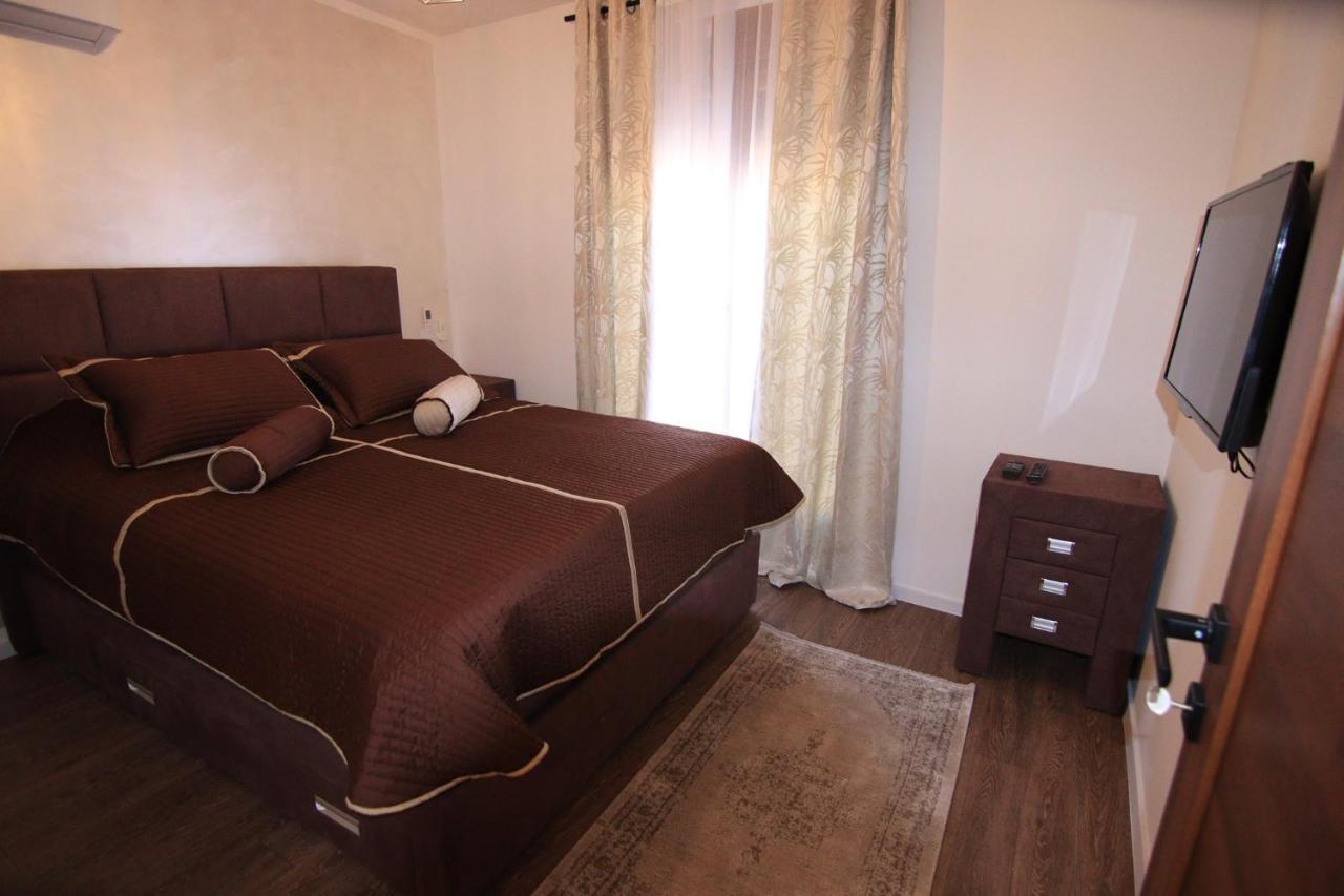 Apartmani Fantasia Cetinje Exterior foto
