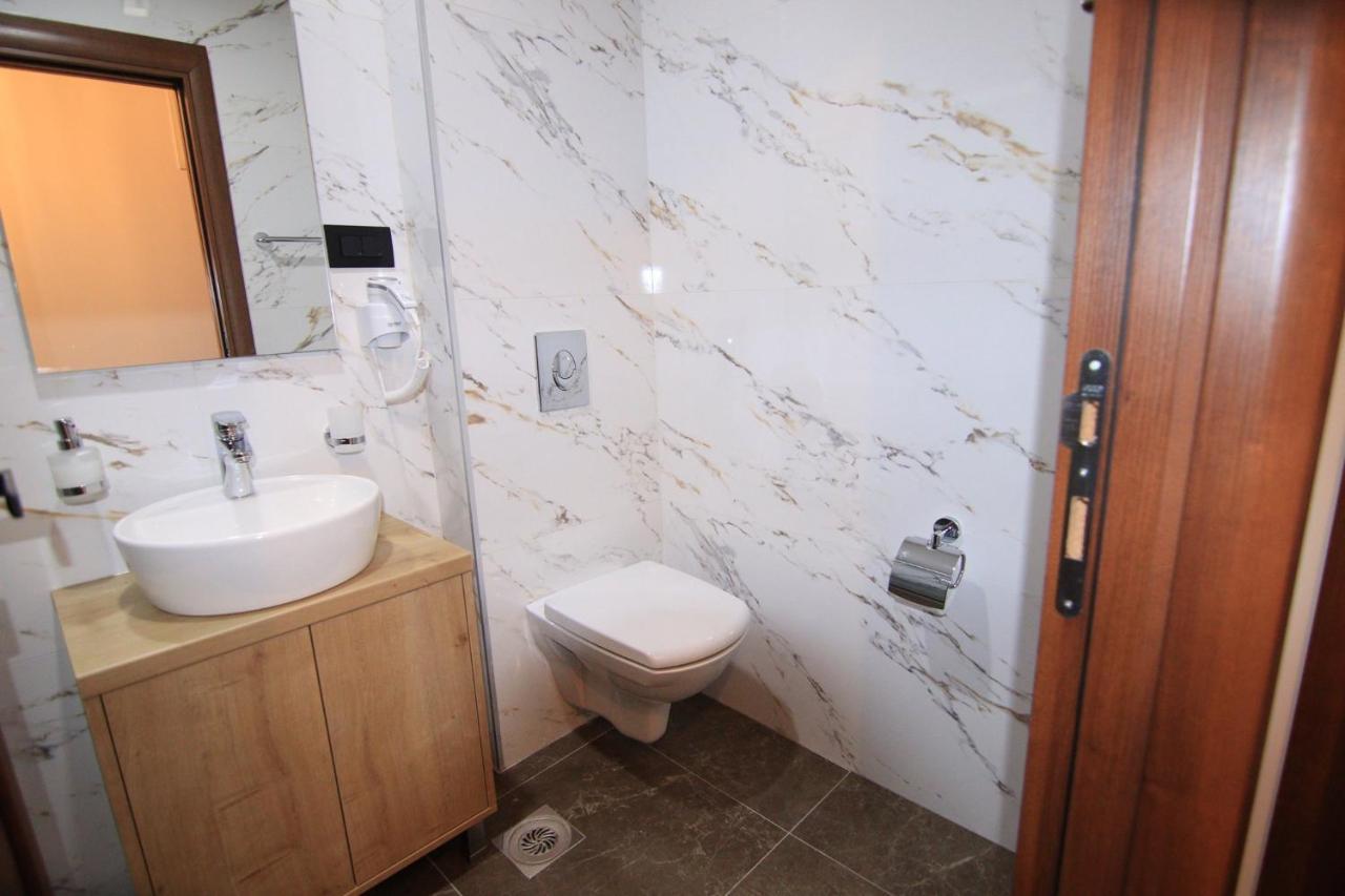 Apartmani Fantasia Cetinje Exterior foto